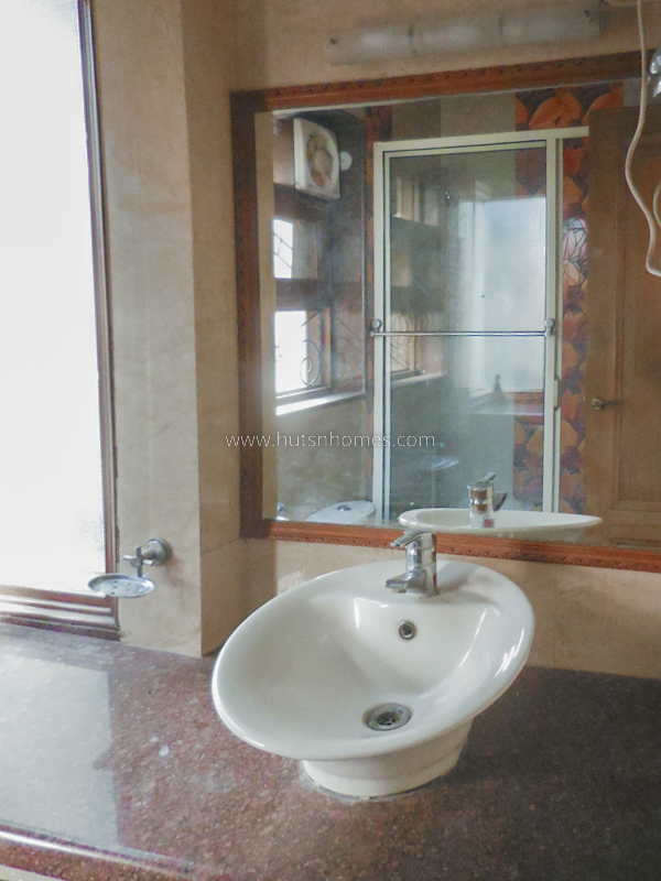 3 BHK Flat For Rent in Defence Colony