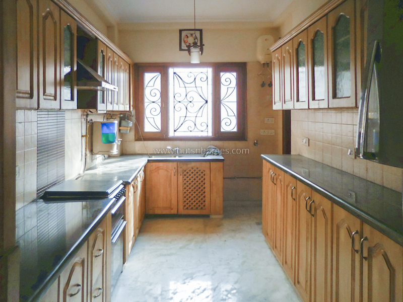 3 BHK Flat For Rent in Defence Colony