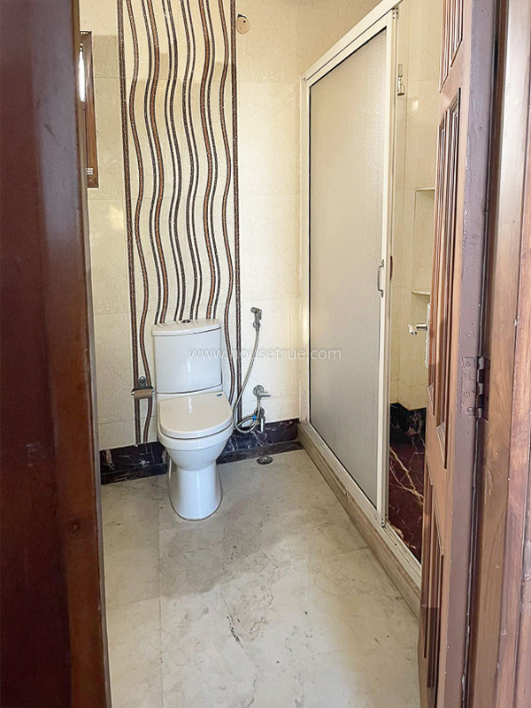 2 BHK Flat For Rent in Defence Colony