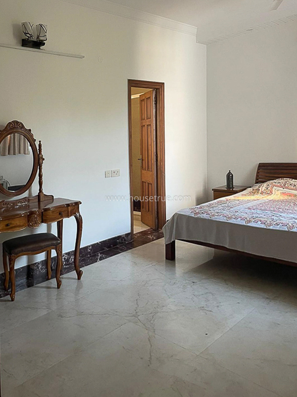 2 BHK Flat For Rent in Defence Colony