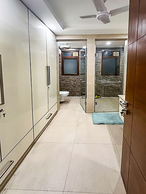 3 BHK Flat For Rent in Defence Colony