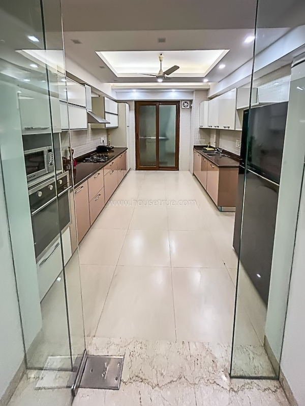 3 BHK Flat For Rent in Defence Colony