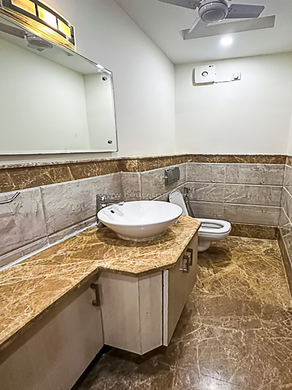 3 BHK Flat For Rent in Defence Colony