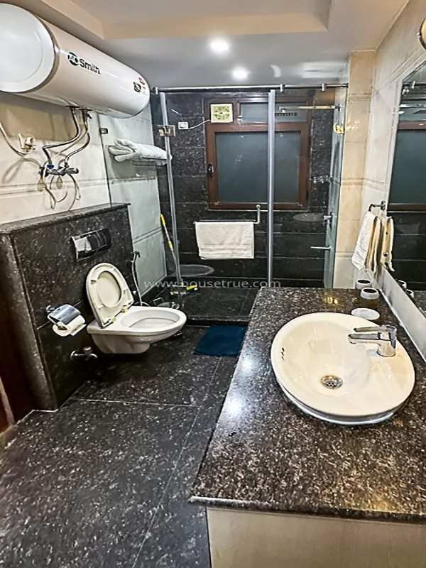 3 BHK Flat For Rent in Defence Colony