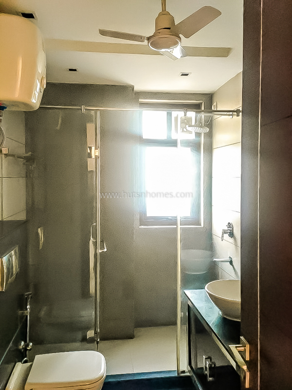 3 BHK Flat For Rent in Defence Colony