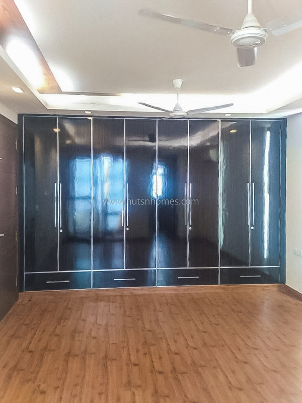 3 BHK Flat For Rent in Defence Colony