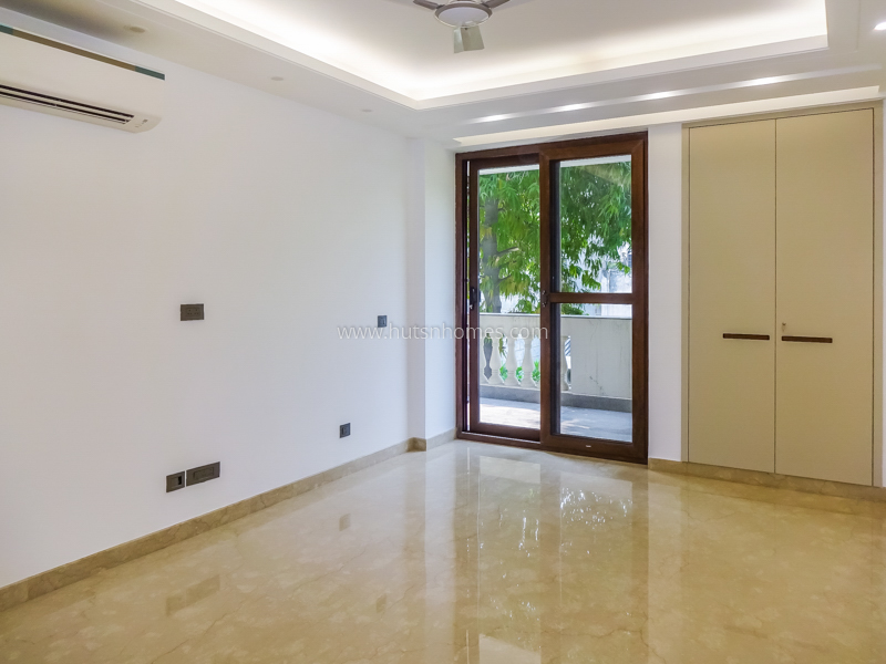 3 BHK Flat For Rent in Defence Colony