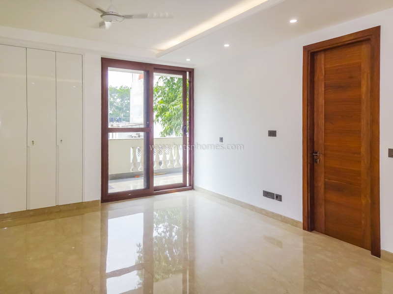 3 BHK Flat For Rent in Defence Colony