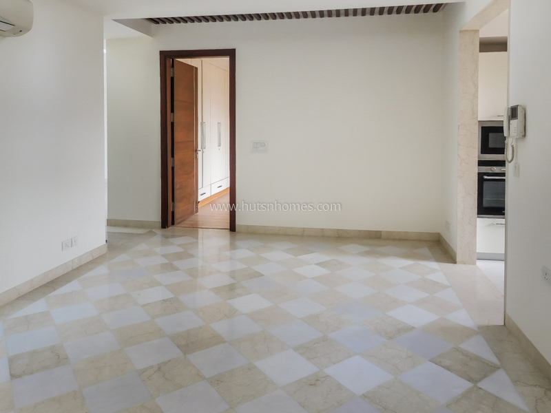 4 BHK Flat For Rent in Defence Colony