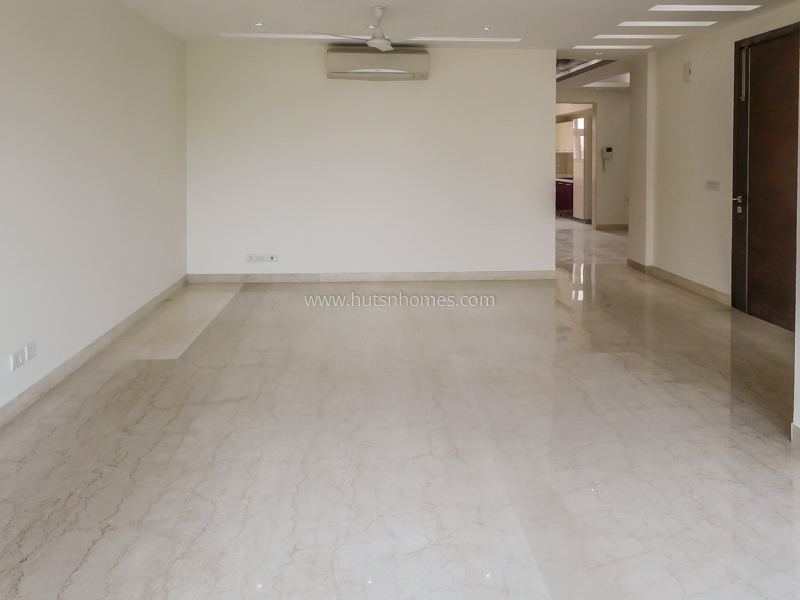 4 BHK Flat For Rent in Defence Colony