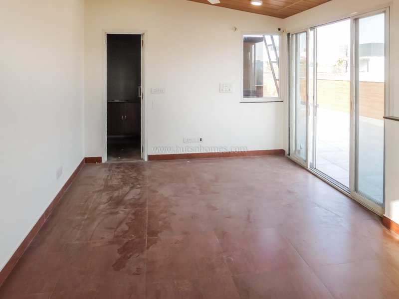 4 BHK Flat For Rent in Defence Colony