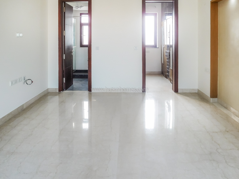 4 BHK Flat For Rent in Defence Colony