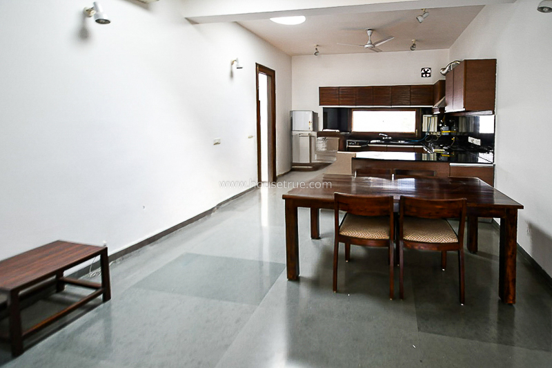 2 BHK Flat For Rent in Defence Colony