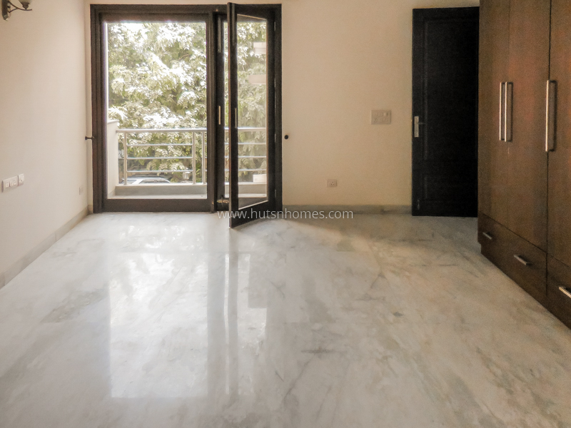 3 BHK Flat For Rent in Defence Colony