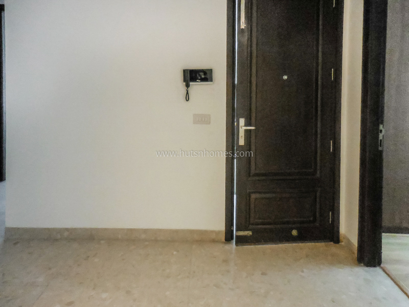3 BHK Flat For Rent in Defence Colony