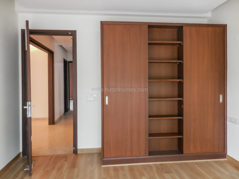 3 BHK Flat For Rent in Defence Colony