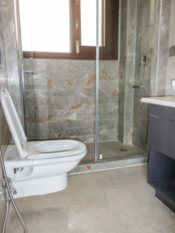 3 BHK Builder Floor For Rent in Defence Colony