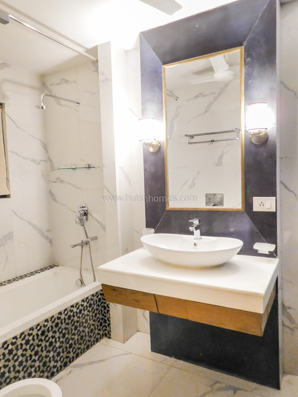 3 BHK Builder Floor For Rent in Defence Colony