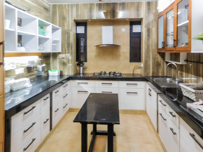 4 BHK Flat For Rent in Defence Colony