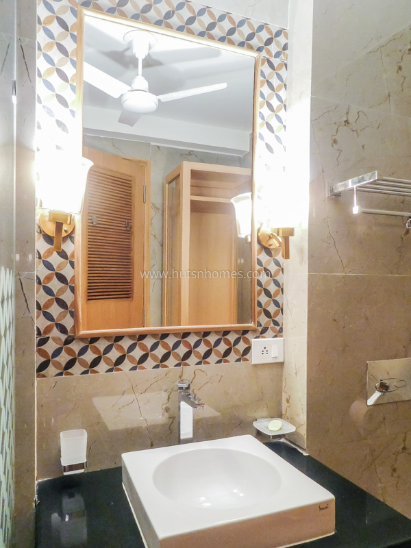 4 BHK Flat For Rent in Defence Colony
