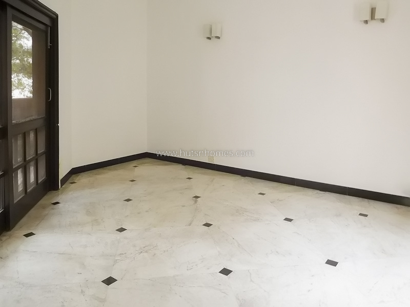 3 BHK Flat For Rent in New Friends Colony