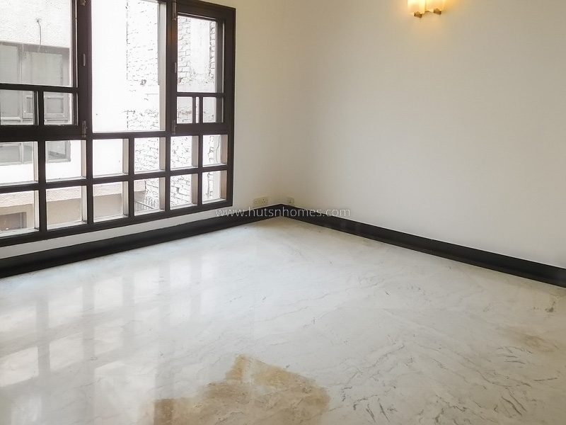 3 BHK Flat For Rent in New Friends Colony