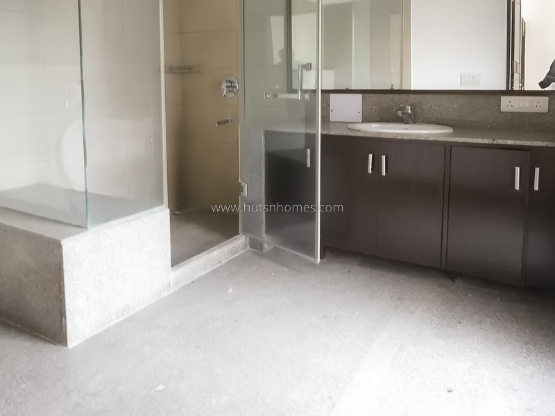 3 BHK Flat For Rent in New Friends Colony