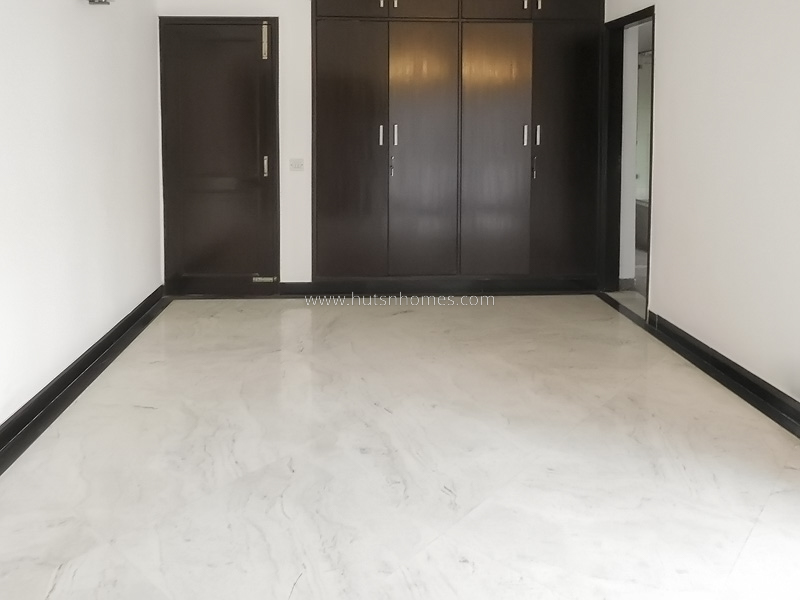 3 BHK Flat For Rent in New Friends Colony