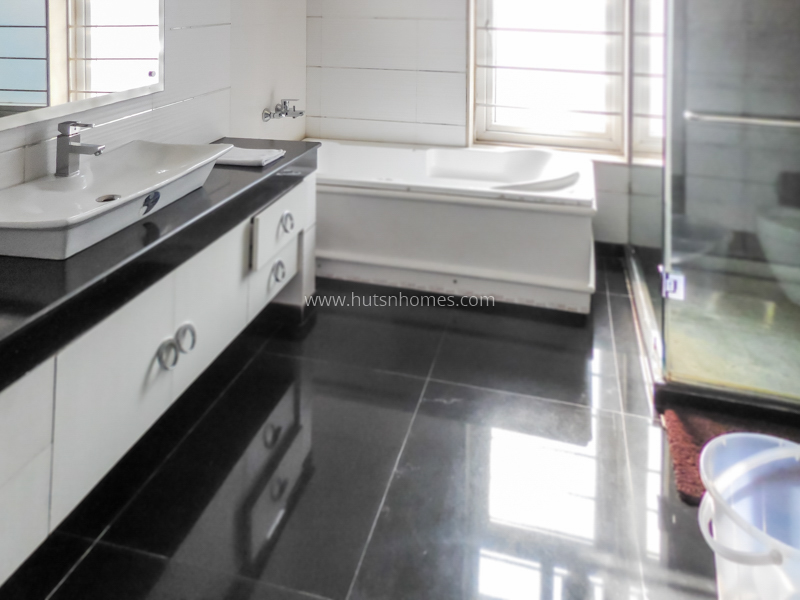 3 BHK Flat For Rent in Defence Colony