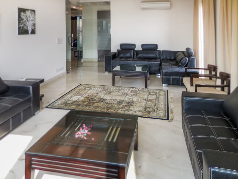3 BHK Flat For Rent in Defence Colony