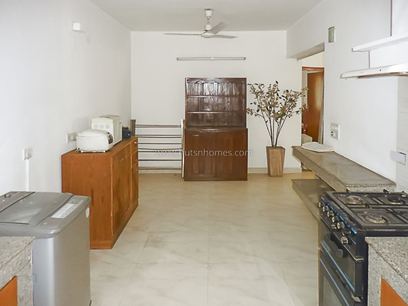 3 BHK Flat For Rent in Defence Colony