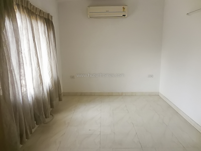 3 BHK Flat For Rent in Defence Colony