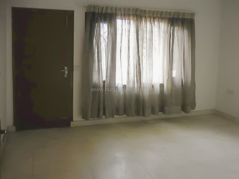 3 BHK Flat For Rent in Defence Colony