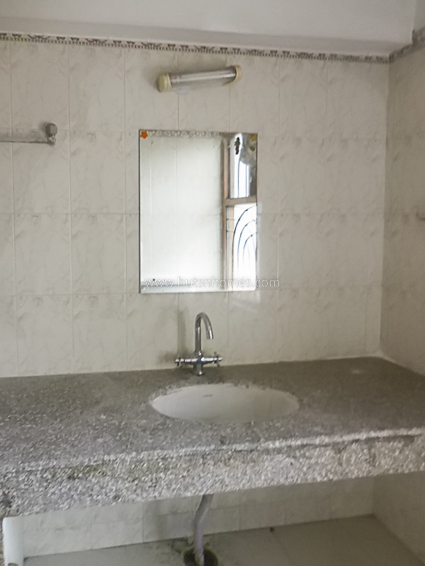 3 BHK Flat For Rent in Defence Colony