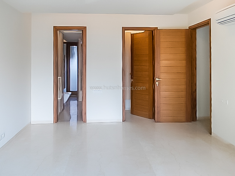 3 BHK Flat For Rent in Defence Colony