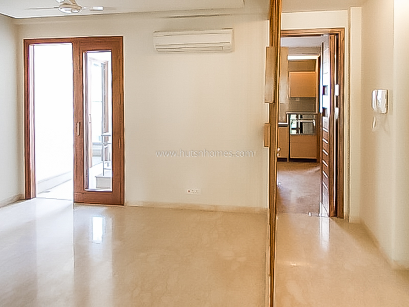 3 BHK Flat For Rent in Defence Colony