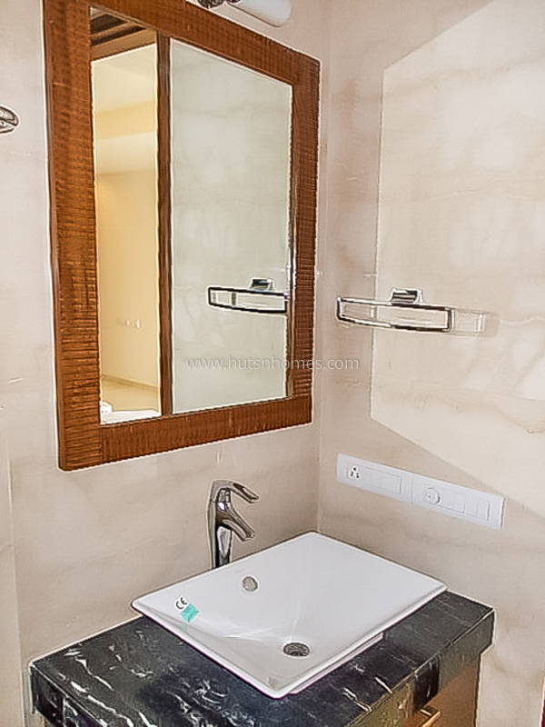 3 BHK Flat For Rent in Defence Colony