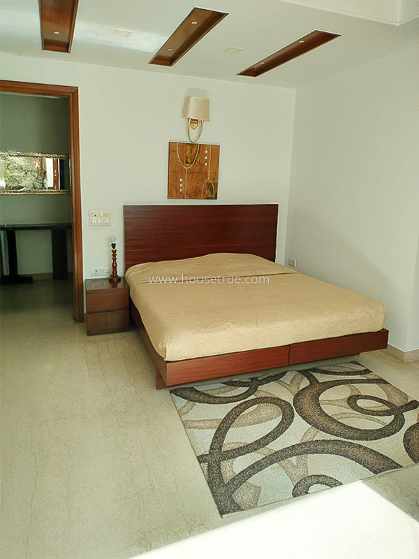 3 BHK Flat For Rent in Defence Colony