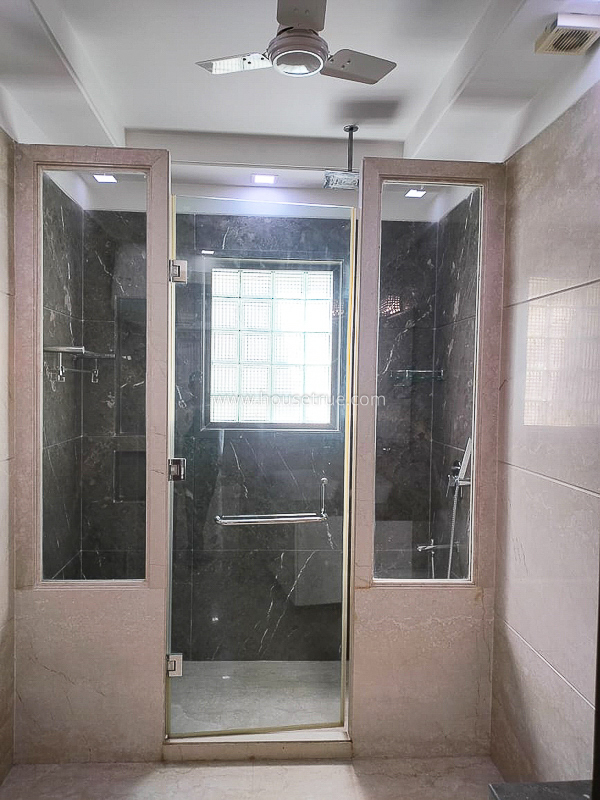 3 BHK Flat For Rent in Defence Colony