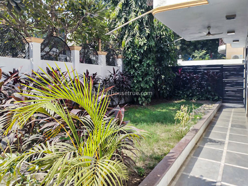 4 BHK Flat For Rent in Vasant Vihar