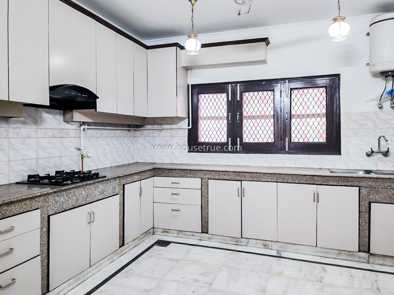 4 BHK Flat For Rent in Vasant Vihar