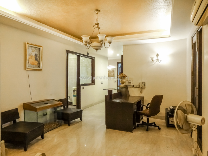 4 BHK Flat For Rent in Vasant Vihar