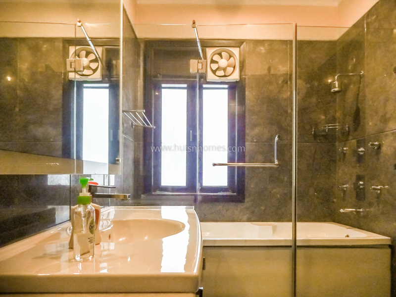 4 BHK Flat For Rent in Vasant Vihar