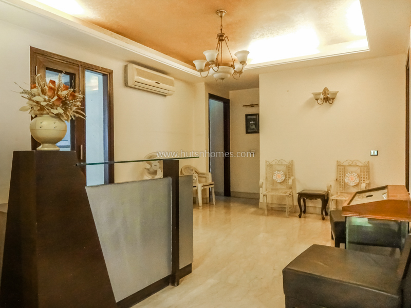 4 BHK Flat For Rent in Vasant Vihar