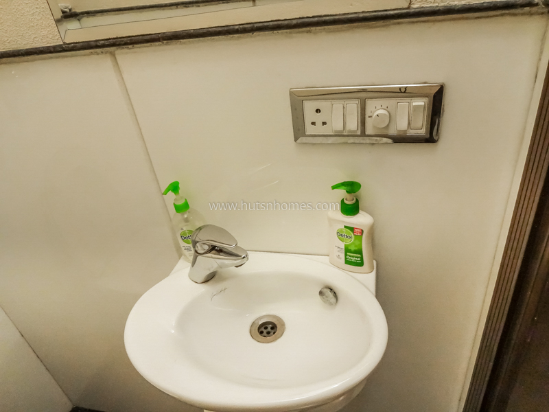 4 BHK Flat For Rent in Vasant Vihar