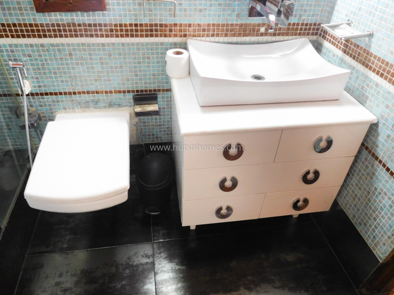 3 BHK Flat For Rent in Friends Colony East