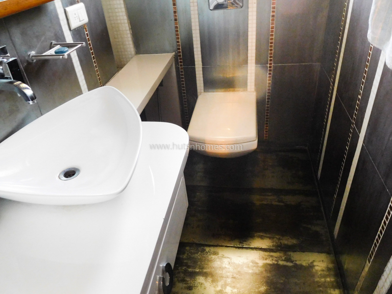 3 BHK Flat For Rent in Friends Colony East