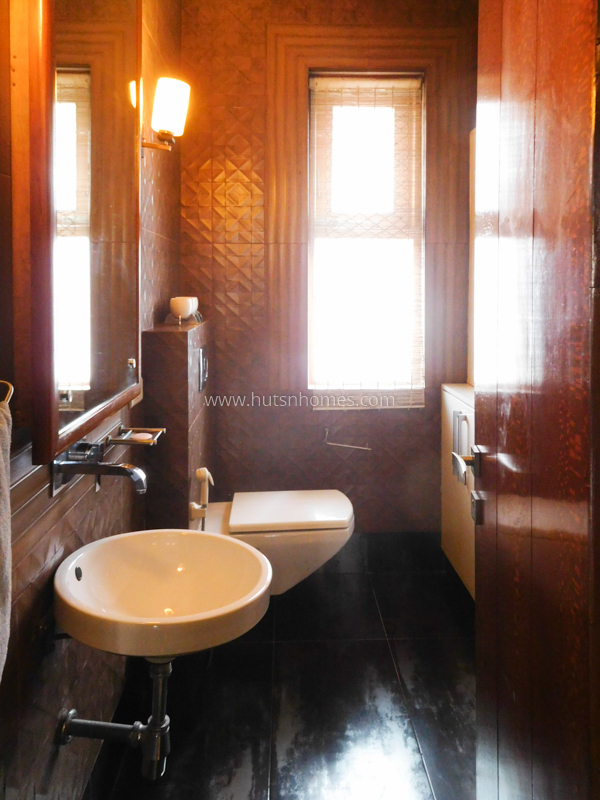 3 BHK Flat For Rent in Friends Colony East
