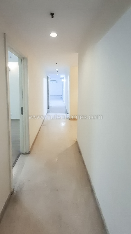 4 BHK Condo For Rent in Golf Course Road