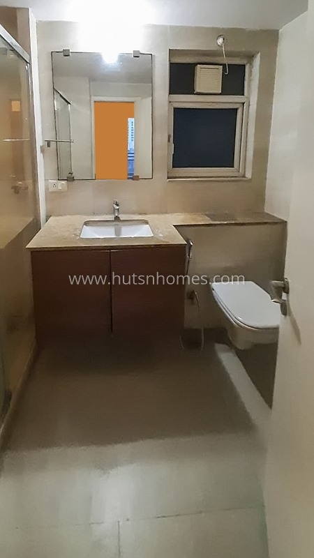4 BHK Condo For Rent in Golf Course Road